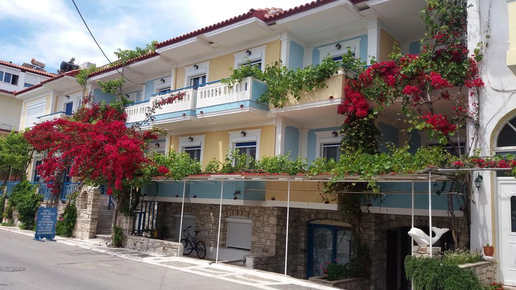 Paris Beach Hotel Ireo Exterior foto